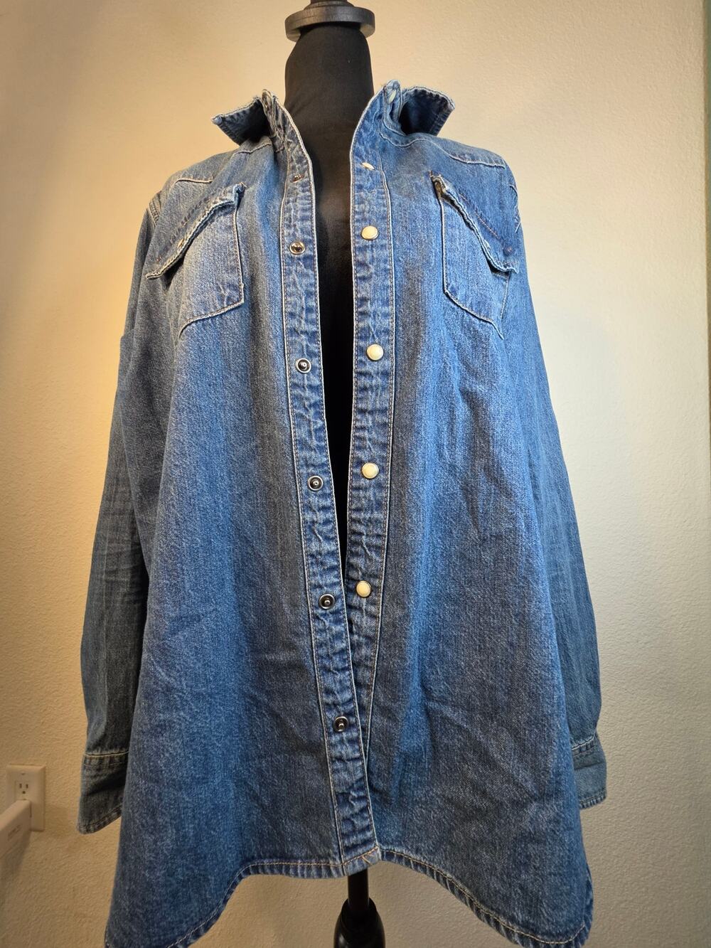 Denim Button-down Western Shirt Medium Wash Chest Flap Pockets Pointed Collar L